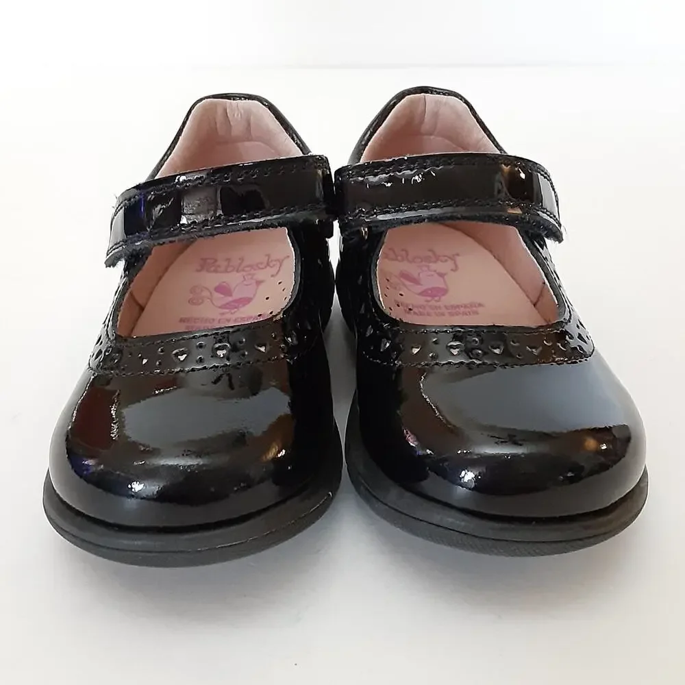 Pablosky Girls 4 Mary Janes Black Patent Leather Lazer Cut Dress Flats Euro 20